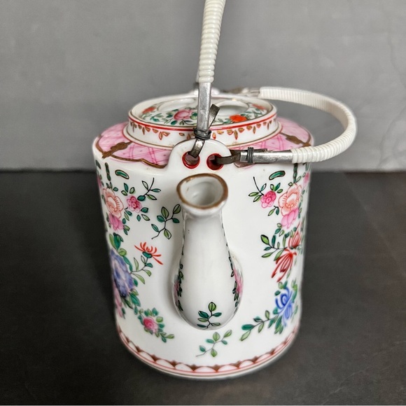 Vintage Japanese Tea Pot Lowestoft Hand Painted White with Flowers - Picture 9 of 16